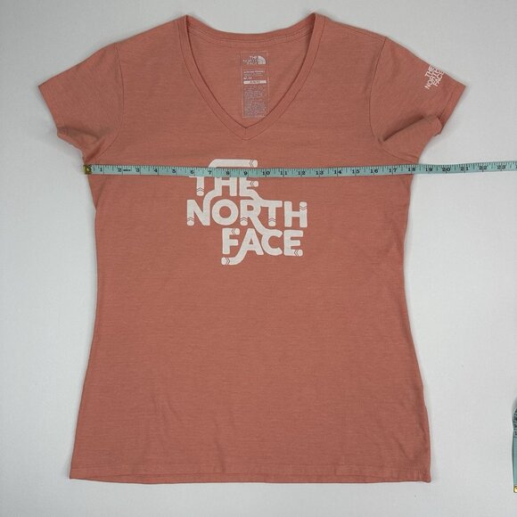The North Face Women’s Pink V-Neck Short Sleeve Casual T-Shirt M/C36.3 - Picture 12 of 15